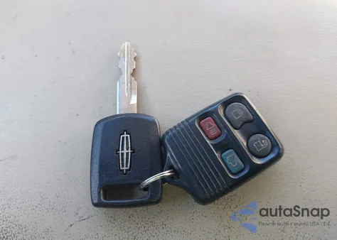 2007 Lincoln Town Car Signature Limited z USA, uszkodzony, nr VIN 1LNHM82VX7Y605908